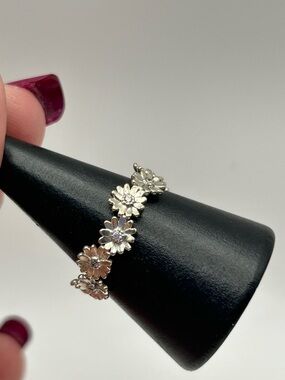 Pandora Daisy Flower Crown Ring